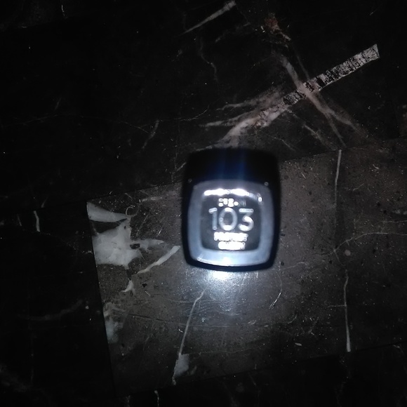 L'Oreal Paris Infallible Mega Cream Lip Gloss - Picture 4 of 4